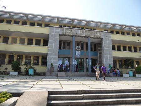 Escola Secundária Francisco Manyanga Escola Secundária Francisco Manyanga