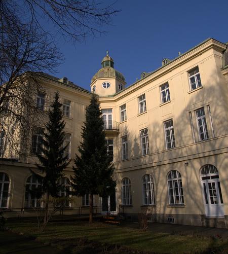 Lauder Business School