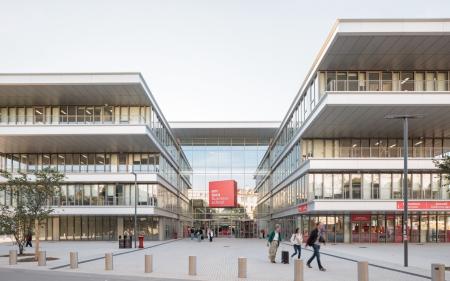 EM Lyon Business School