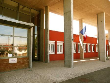 Lycée Claude-Lebois Lycée Claude-Lebois