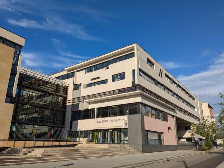 Institut supérieur d'agriculture Rhône-Alpes Institut supérieur d'agriculture Rhône-Alpes