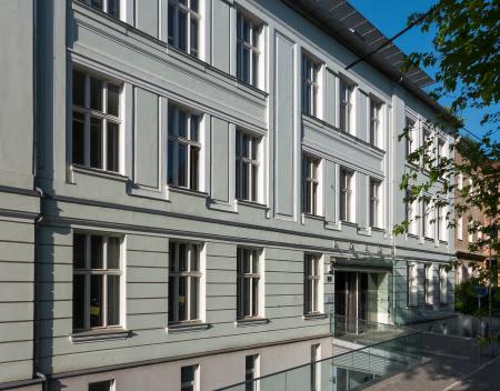 Bundesgymnasium und wirtschaftskundliches Bundesrealgymnasium 18 Haizingergasse Bundesgymnasium und wirtschaftskundliches Bundesrealgymnasium 18 Haizingergasse