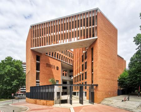 Toulouse School of Economics