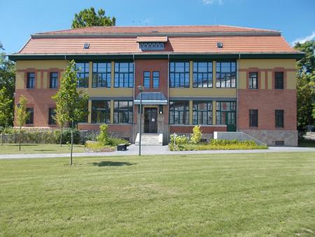 Aquincum Institute of Technology Aquincum Institute of Technology