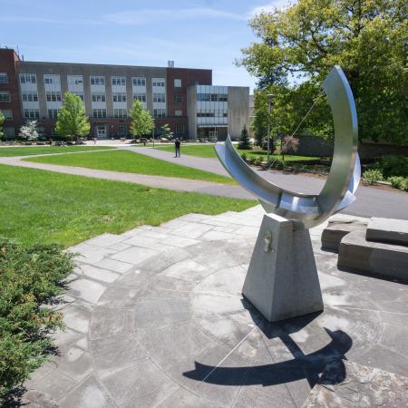 Escuela de Ingeniería de la Universidad Cornell Escuela de Ingeniería de la Universidad Cornell