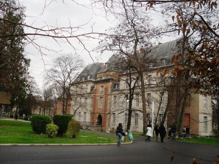 Lycée Jean-Baptiste-Corot - Le Château Lycée Jean-Baptiste-Corot - Le Château