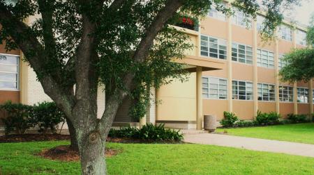 Escuela Preparatoria Margaret Long Wisdom Escuela Preparatoria Margaret Long Wisdom