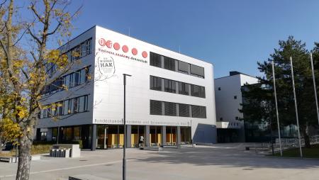 Bundeshandelsakademie und Bundeshandelsschule Wien 22 Bundeshandelsakademie und Bundeshandelsschule Wien 22