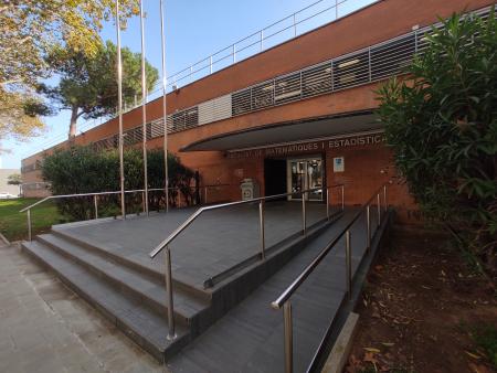 Facultad de Matemáticas y Estadística (Universidad Politécnica de Cataluña) Facultad de Matemáticas y Estadística (Universidad Politécnica de Cataluña)