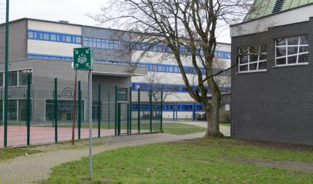 Heinrich-Heine-Gymnasium (Oberhausen) Heinrich-Heine-Gymnasium (Oberhausen)