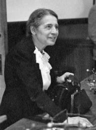 Lise Meitner Lise Meitner